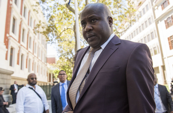 UN EX-MINISTRE SUD-AFRICAIN ARRÊTÉ POUR CORRUPTION