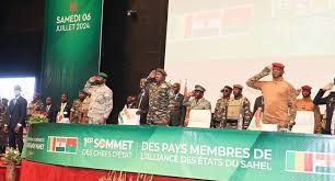 Mali : la Confédération du Sahel affiche sa souveraineté
