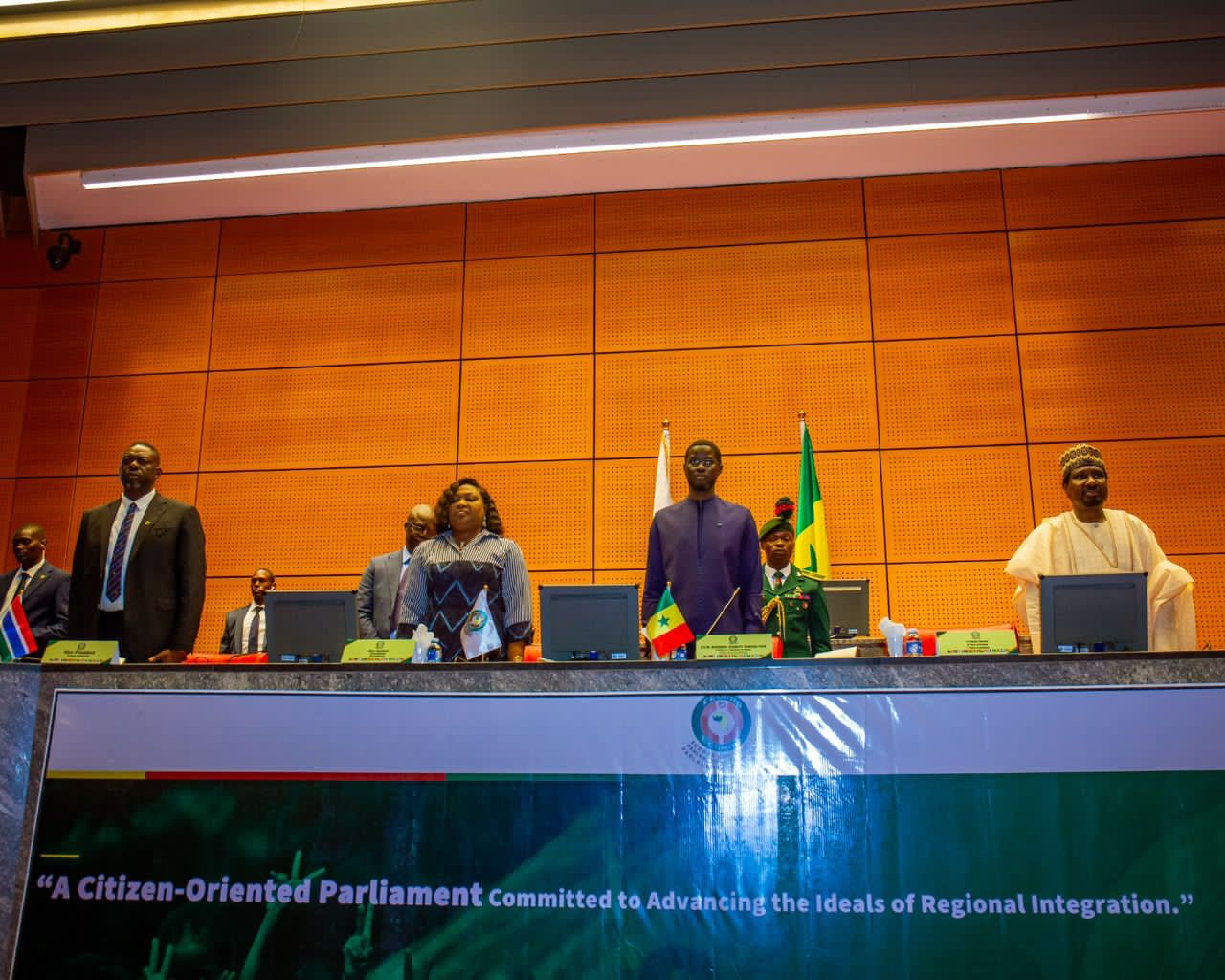 CEDEAO: le président en exercice de la conférence des Chefs d&rsquo;Etat et du gouvernement visite le parlement de l&rsquo;institution