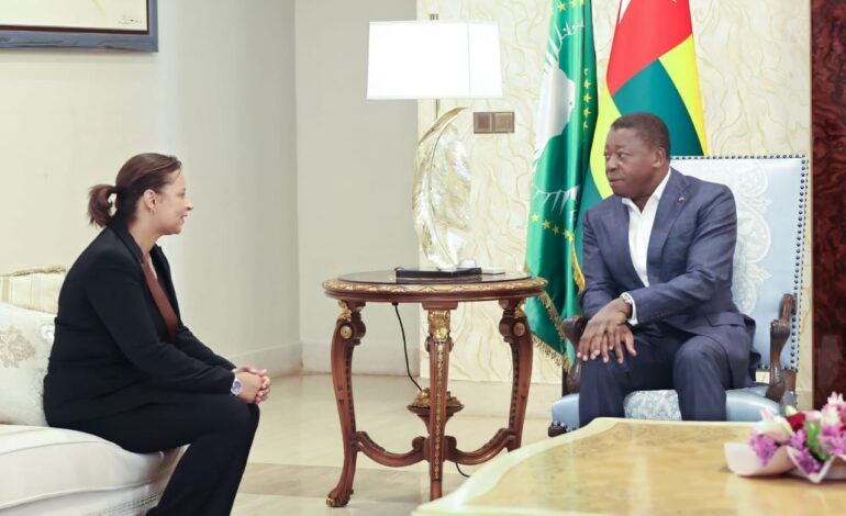 Togo: Faure Essozimna Gnassingbé reçoit l&rsquo;ambassadrice de la République arabe d’Égypte.